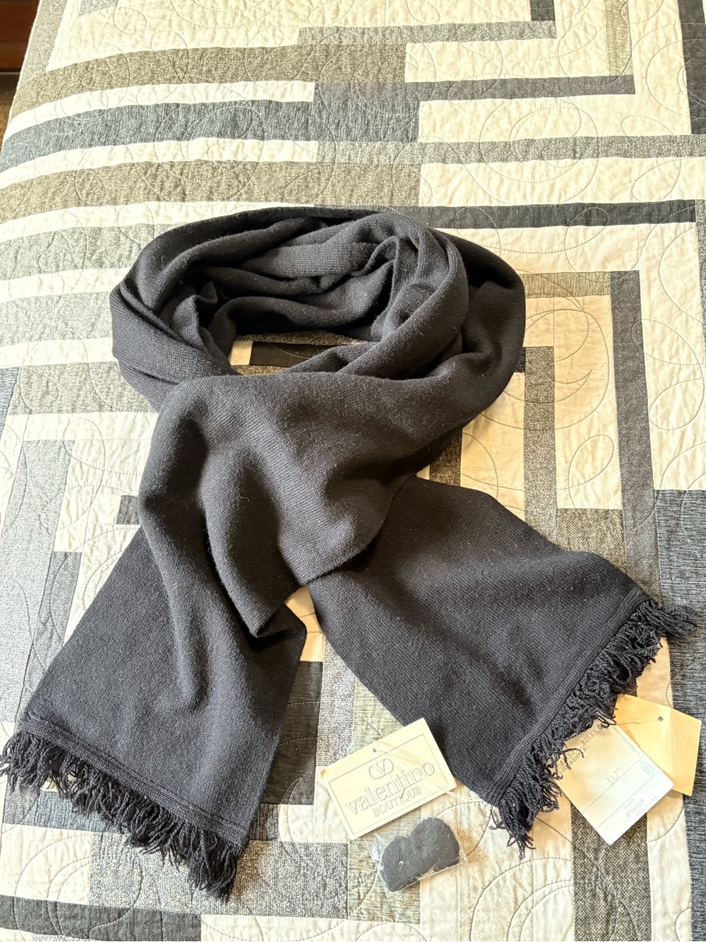 NWT Vintage Valentino Cashmire Scarf